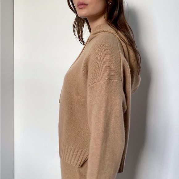✨Sold✨Aritzia The Group by Babaton Cashmere Hoodie - Picture 5 of 6